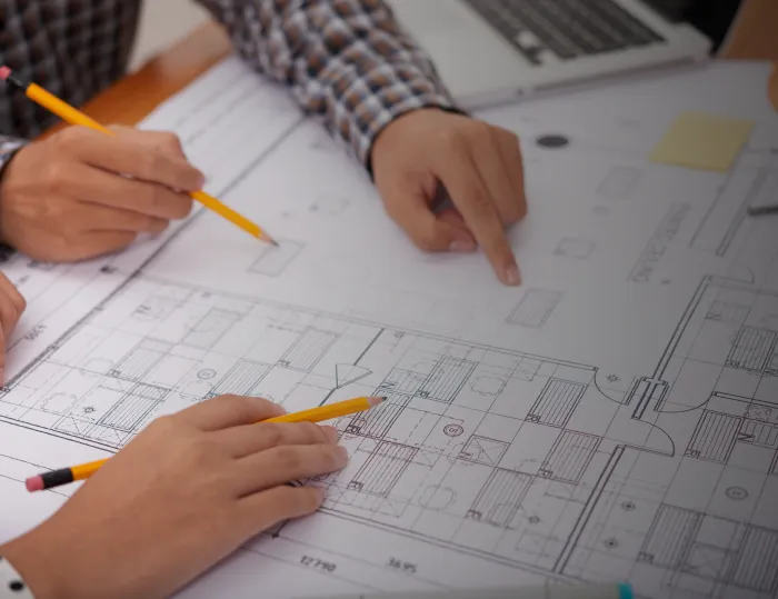 Como planejar e coordenar frentes de trabalho para melhorar a gestão do canteiro da obra